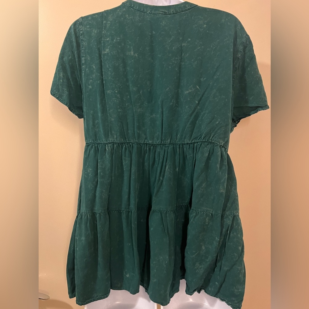 torrid Dark Teal Tiered V-Neck Short Sleeve Blouse - Picture 4 of 4